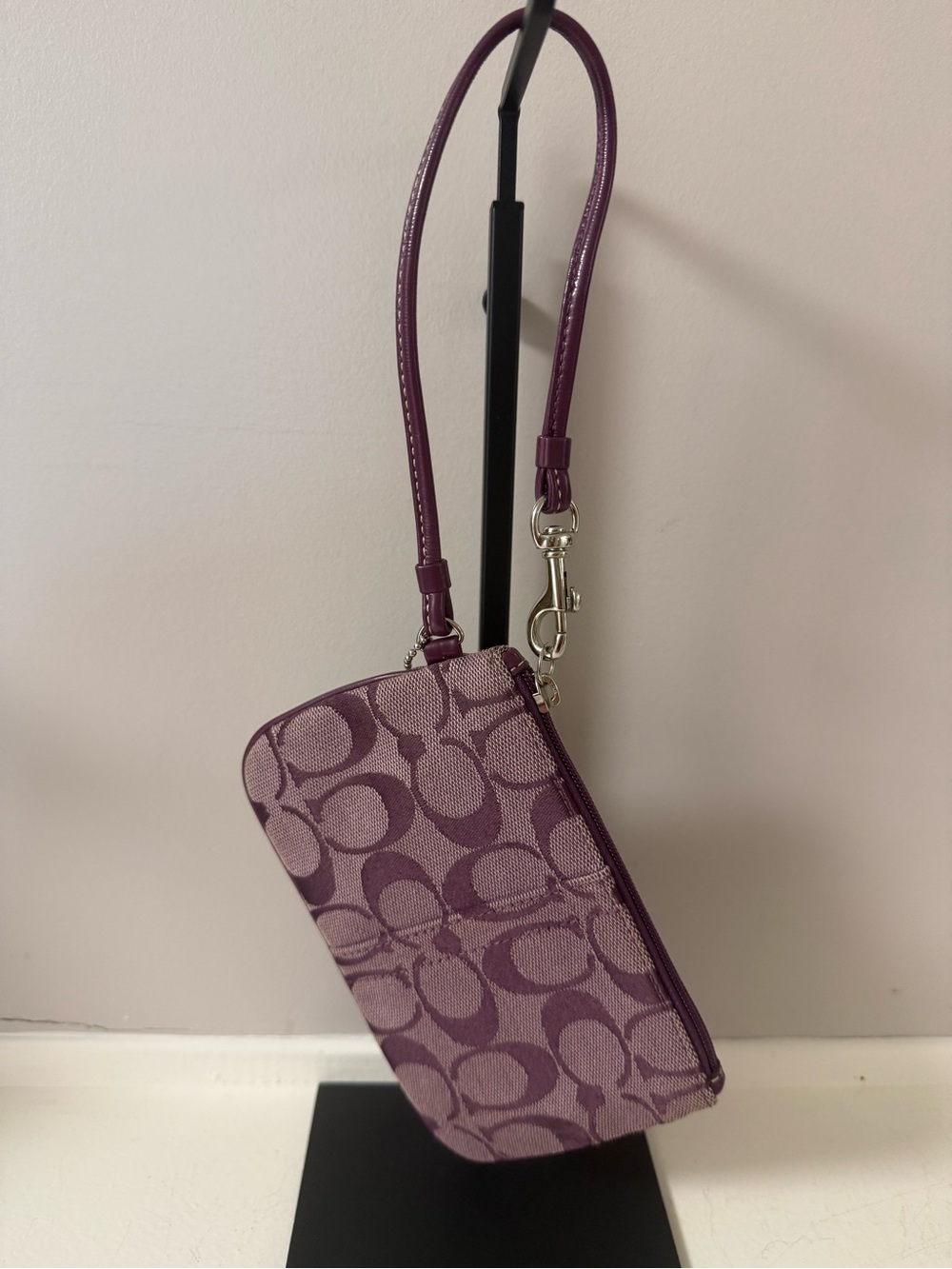 Coach Plum Signature Canvas Wristlet NWOT! - Picture 2 of 5